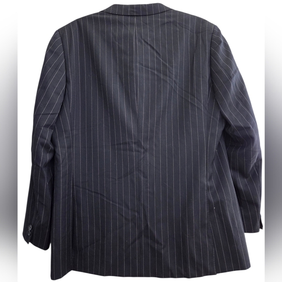 Classic Navy Pinstripe Men's Suit - Picture 3 of 6